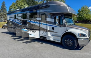 Tiffin Allegro Bay Super C