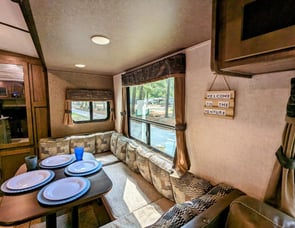 Forest River RV Surveyor 294QBLE