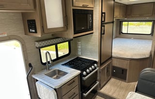 "UNLIMITED MILES* 2022 Coleman | SLEEPS 6 | 23'