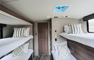 New 2022 Grand Design Imagine 3250 Bunkhouse