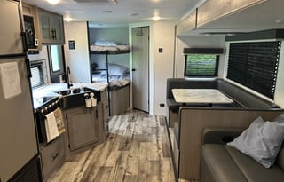 2022 Dutchmen RV Coleman Lantern LT Series 2755BH