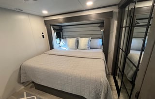 2025 Keystone Cougar Midnight Edition Fifth Wheel