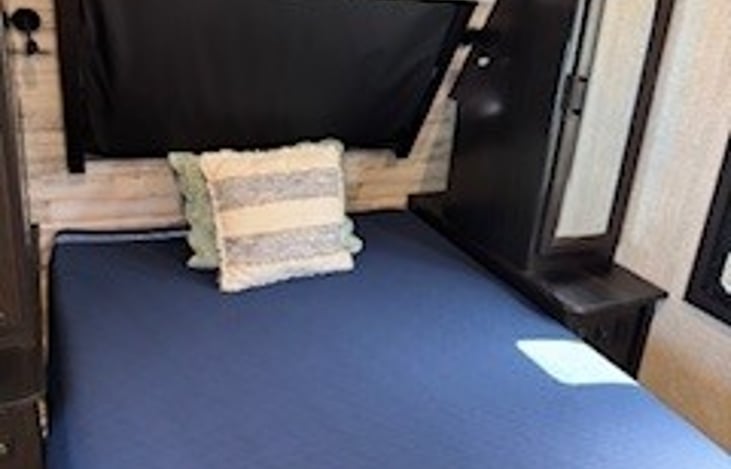 Master Bedroom Queen Bed