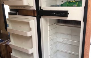 2005 Raptor 34' Toy Hauler, Triple Axle, Sleeps 10