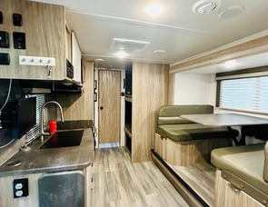 Winnebago Industries Towables Micro Minnie 2100BH