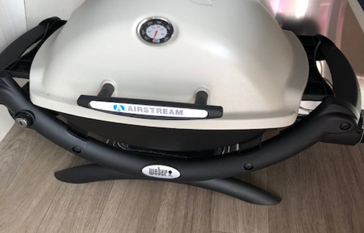 airstream grill with attachment to trailer propane tanks
