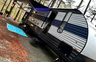 Large RV w Bunk House & Outdoor Kitchen & Grill