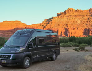 Winnebago Solis 59PX