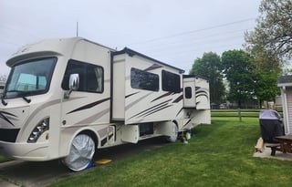 2018 THOR Motor Coach 30.3 Class A