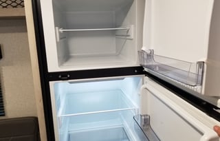 Sleeps 4 PLEASE READ UNDER DESCRIPTION FIRST