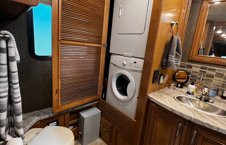 Main Bath w/ Washer & Dryer