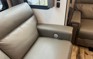 2023 Keystone RV Raptor 424