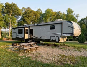 Forest River RV Cherokee Arctic Wolf Suite 3660