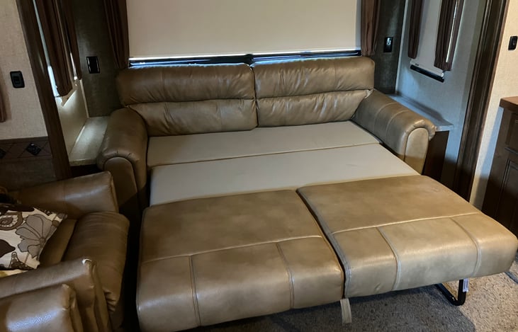 sofa can sleep two