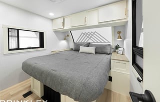 Luxury Couples Escape | 2025 Brinkley Model I 275