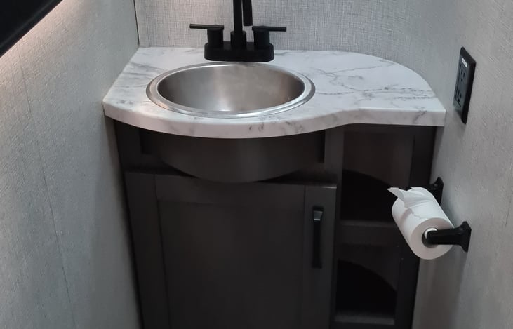 the extra half bath room