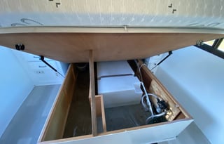 2002 Winnebago Sightseer 27C