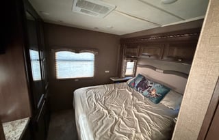 Spacious and fully equipped motorhome