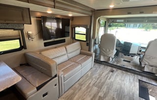 Hurricane 34R: DreamMaker.  Satellite TV