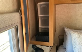 Large Camper - Vacation Ready/Full of Amenities