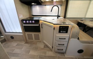2022 Thor Motor Coach Chateau 28A