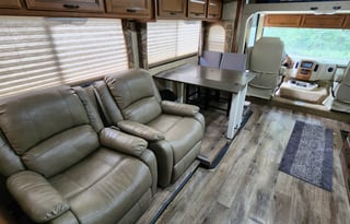 2014 Thor Motor Coach Hurricane MH