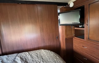 Adventure-Ready Bunkhouse RV – Sleeps 8
