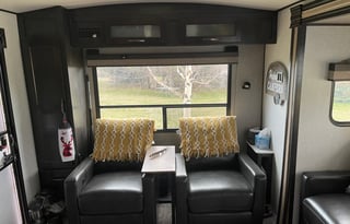2020 Forest River Surveyor Luxury 265RLDS Tina