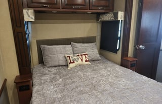 TGGB-The GR8 GREY Buffalo! (2017 Bounder 36Y)