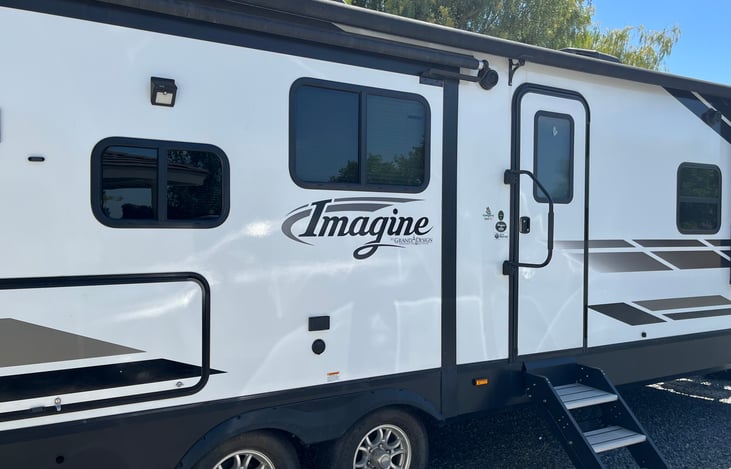 2020 Imagine Trailer by Grand Design 32 ft. 2 pop outs.