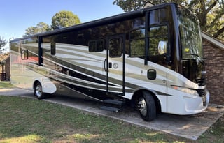 2017 Tiffin Motorhomes Allegro 36 LA