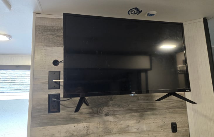 32 inch TV