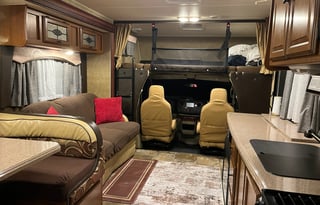 Fini’s Cozy Camper Rental