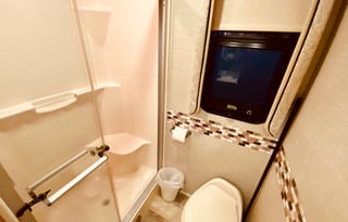 C17:Luxury SuperC Diesel-3Slide-10 SLEEPER