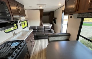 Spacious Clean New 29' Jayco Baja Travel Trailer