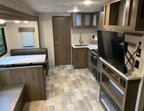 EAST TO WEST Della Terra 312BH