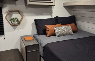 Shooting Starr Camper