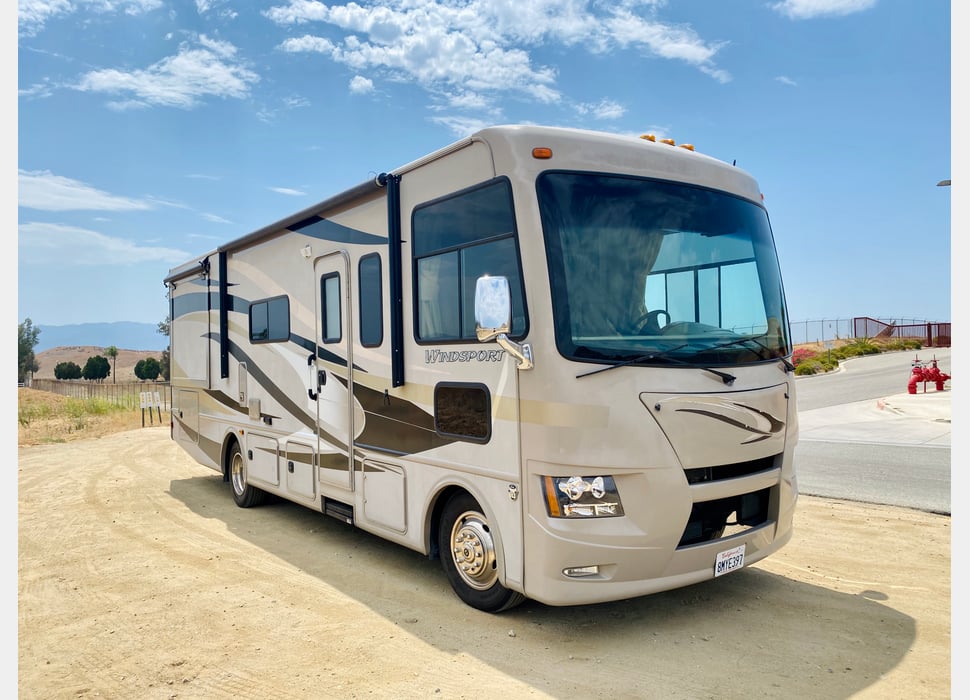 Class A Motor Home rentals in Lake Balboa