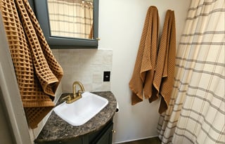 27’ Z1 Bunkhouse. Pet friendly and half ton rated!