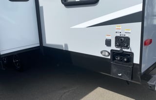 2023 forest river chrokee alpha wolf