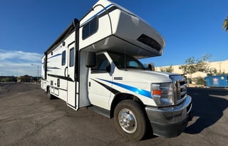 C-1 "Dragonfly" Luxury Class-C Camping!! Sleeps 7