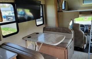 2020 Thor Motor Coach w/ King Bed