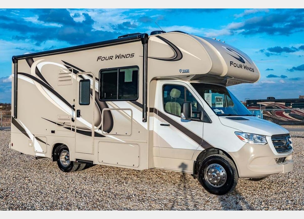 Class C Motor Home rentals in Devine