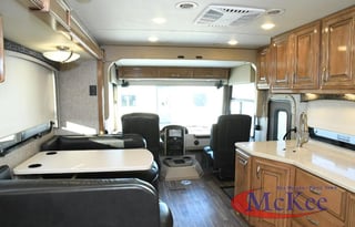 2018 Thor Motor Coach Miramar 37.1