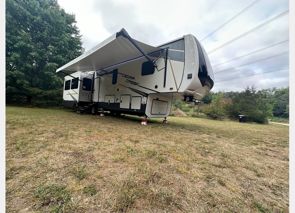 Fifth Wheel rentals in New Prague