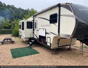 VanLeigh RV Pinecrest 305RLP