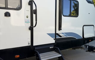 2021 Vibe, Sleeps 8, U-Dinette
