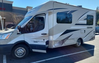 2017 Thor Motor Coach Gemini 23TB