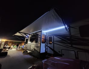 Dutchmen RV Voltage V3305