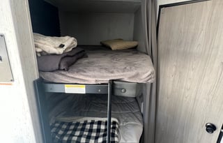 2022 Dutchmen RV Coleman Lantern Series 242BH